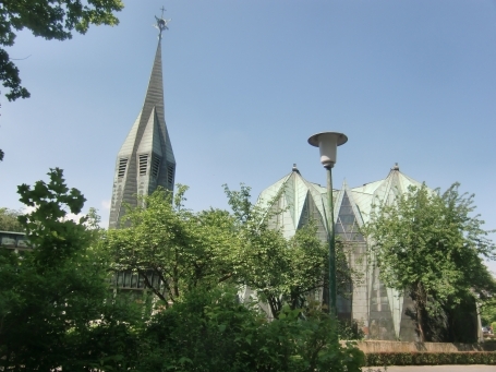 Neuss-Weckhoven : Maximilian-Kolbe-Straße, Pfarrkirche St. Paulus